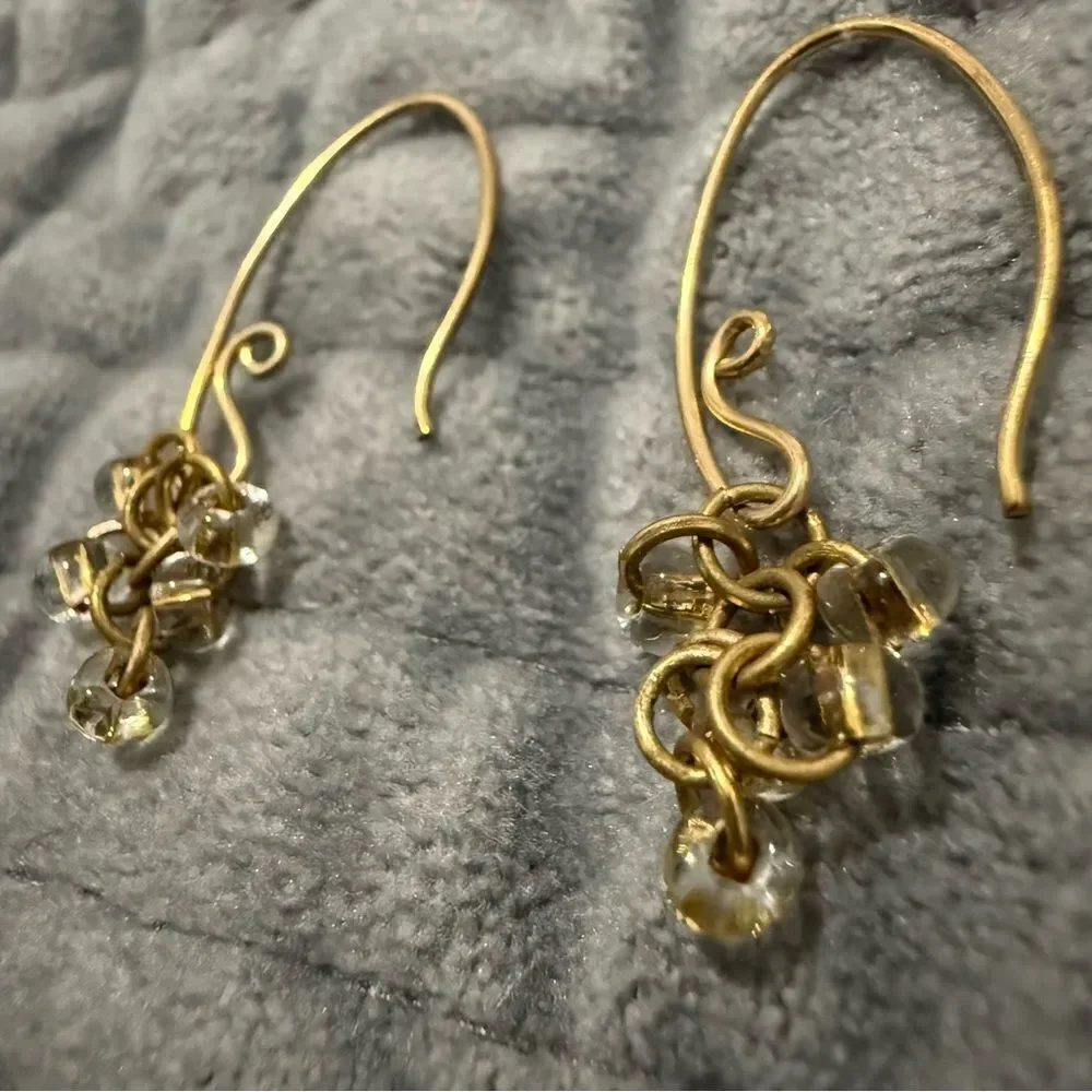 DESIGNER-STYLE GOLD DROP EARRINGS WITH CLEAR BEADS